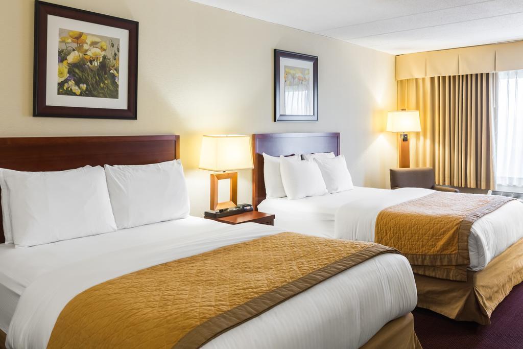 Clarion Hotel Somerset - New Brunswick Exteriör bild