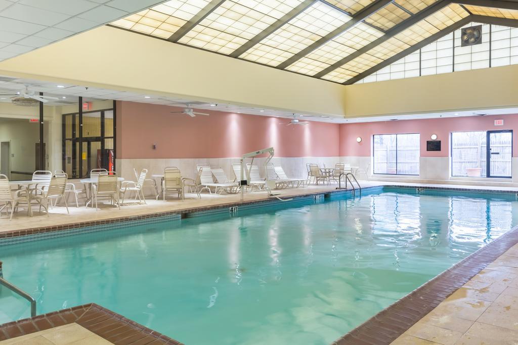 Clarion Hotel Somerset - New Brunswick Exteriör bild